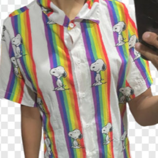Camisa Personagem Desenho Animado Pride LGBT - colorido/parada orgulho gay/botões e colarinho/manga curta/rainbow/social