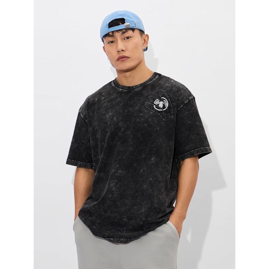 "Venom é poder e estilo! Camiseta AfterSoul Plus Size sombria e marcante para fãs da Marvel!"