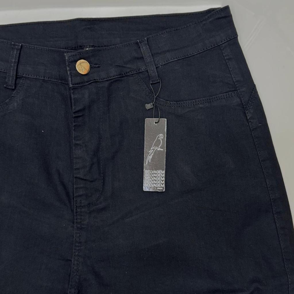 Short jeans preta barra dobrada plus size tamanho grande