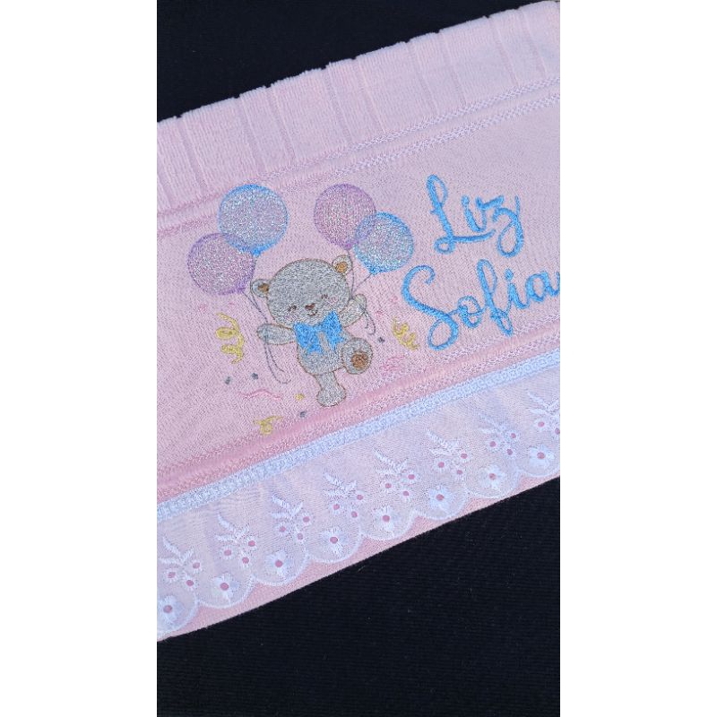 Toalhinha de boca personalizada / toalhinha de mão bordada com figura e nome do bebê e ou criançã