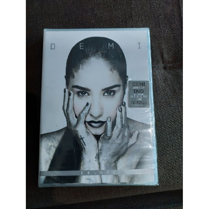 DVD + CD DEMI LOVATO DELUXE LACRADO DE FÁBRICA