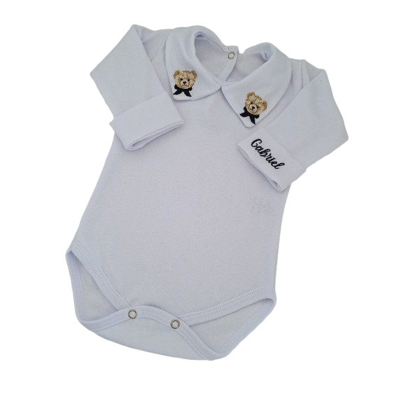 Body Personalizado Bordado com desenho na gola e nome no punho em Oferta na Shopee