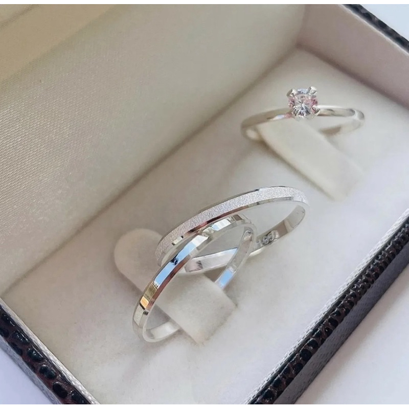 Par de Alianças de compromisso / namoro em prata legitima com anel solitário, gravação, caixinha e certificado em Oferta na Shopee