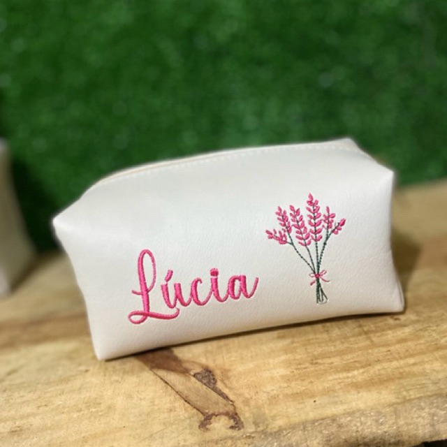 Bolsinha multifuncional, necessaire média personalizada e com flor bordadas