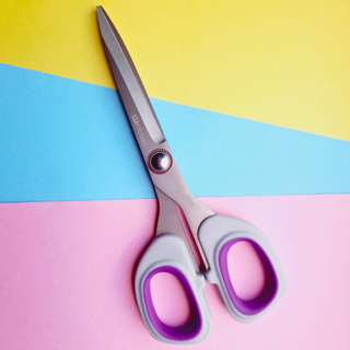 Tesoura Para Uso Geral  Costura Titânio, Titanium de 17,5 cm costura em Oferta na Shopee