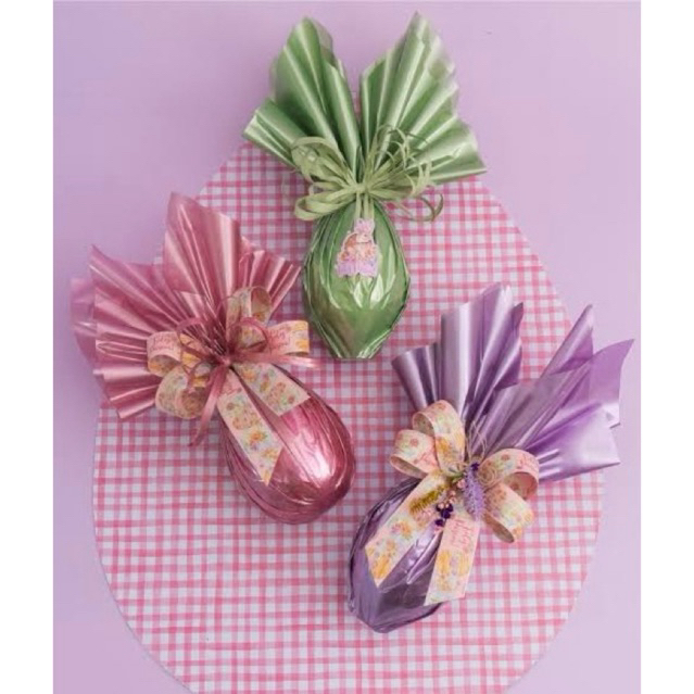 25 sacos para ovos de Páscoa, vários tamanhos e cores.