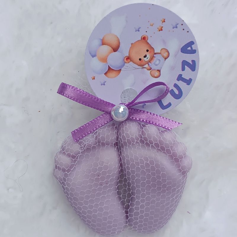 Pezinhos personalizados lilás  - kits com 10 a 40 pares - lembrancinha de chá de bebê chá rifa nascimento chá de fralda