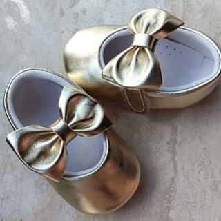 SAPATINHO DOURADO MENINA BEBÊ COISA MAIS FOFA E LINDA MODELO NOVO 2025 em Oferta na Shopee