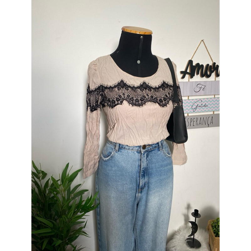 Camisa Cetim Bege com Renda Vintage Brechó