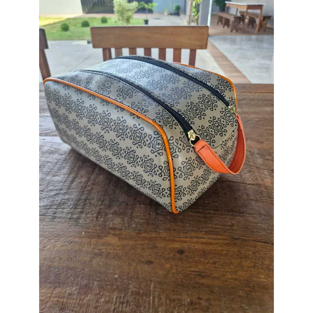 Necessaire Grande Bolsa Monogram Mala Organizadora Maquiagem Porta Chuteira Original Torontos em Oferta na Shopee