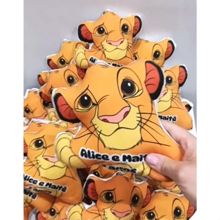 LEMBRANCINHAS ALMOFADA 3D REI LEÃO 20 cm em Oferta na Shopee