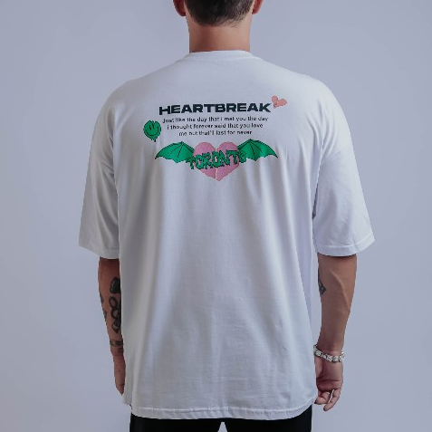 Camiseta OVERSIZED estampada branca blusa camisa Streetwear em algodão 30.1 modelo Heartbreak Premium OVERSIZED