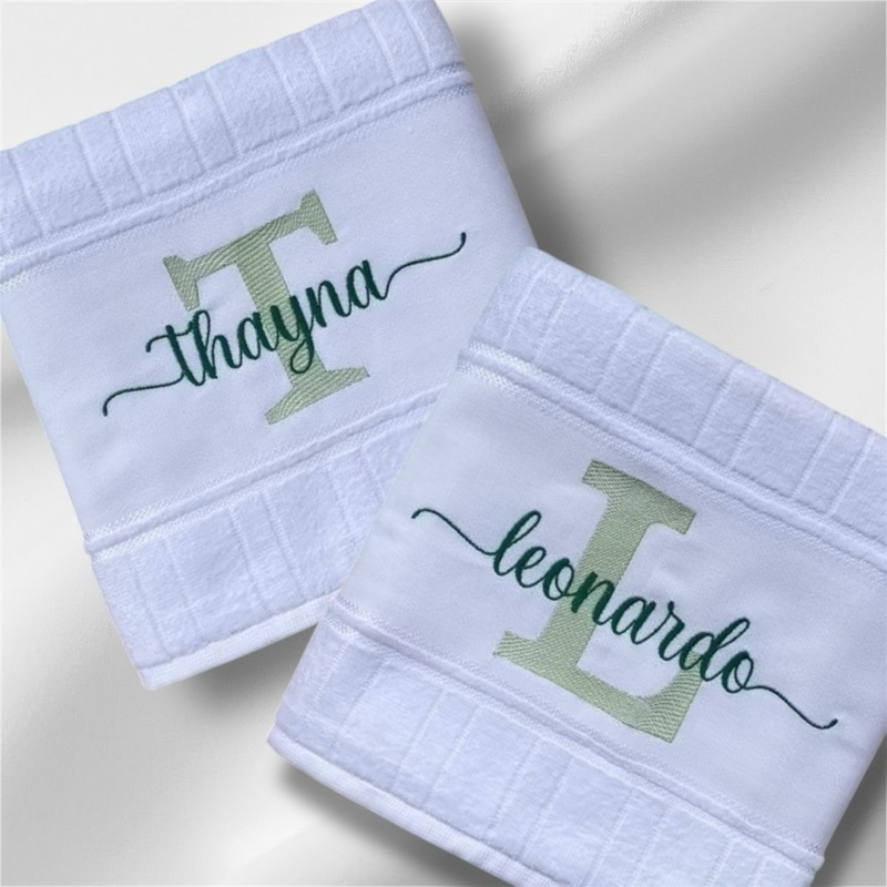 Toalha de Banho Personalizada Bordada com Nome