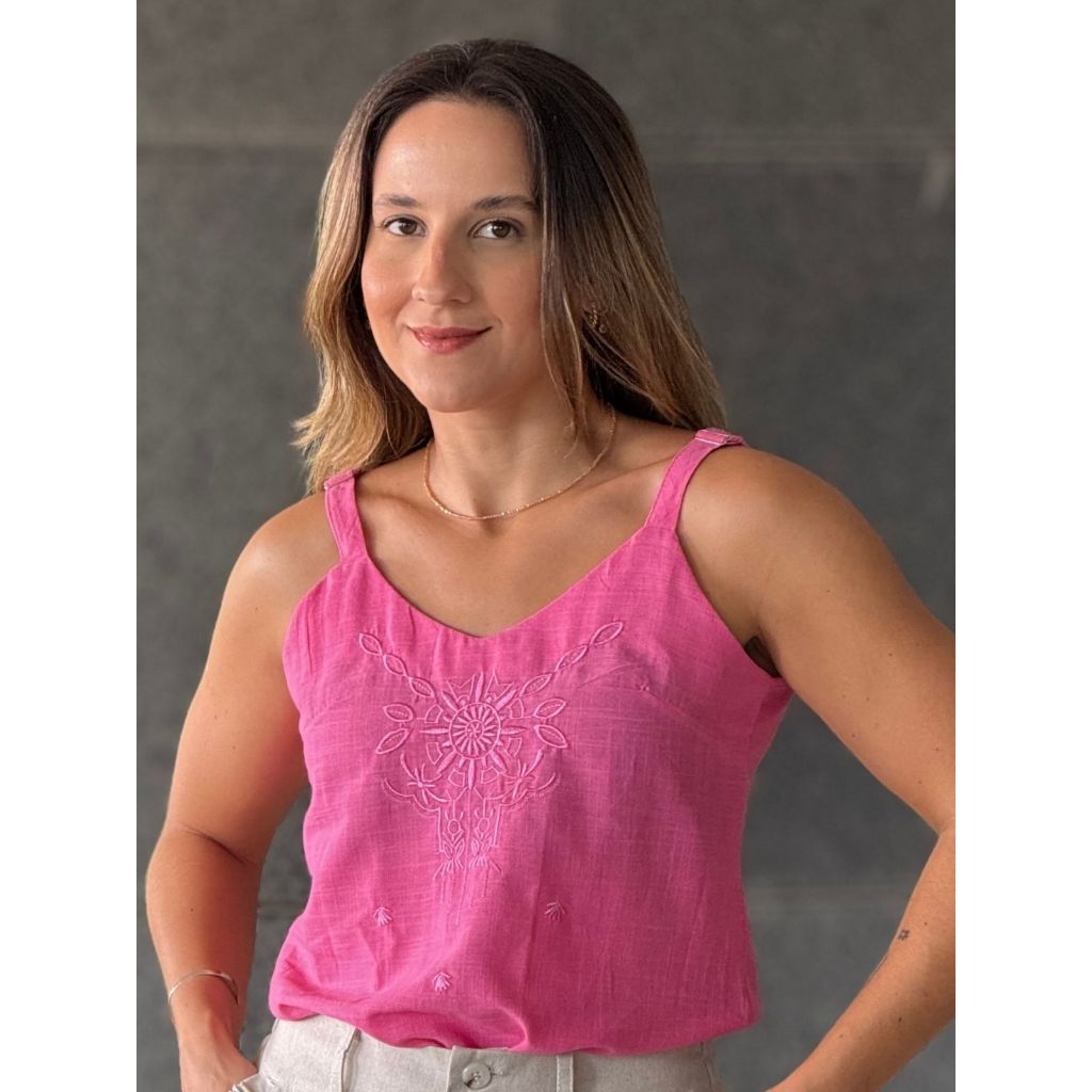 Blusa Feminina Estilo Regata Viscolinho com Detalhes Bordados Diversas Cores Tendência Verão