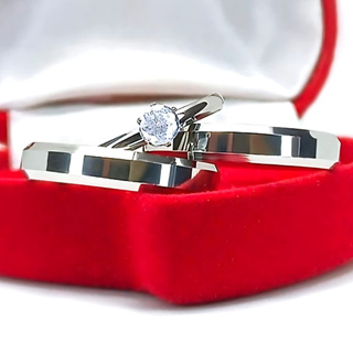 Anel de Namoro Par Aliança Compromisso Solitário e Caixa de Veludo Noivado Chanfrada Aço Inox Prata em Oferta na Shopee