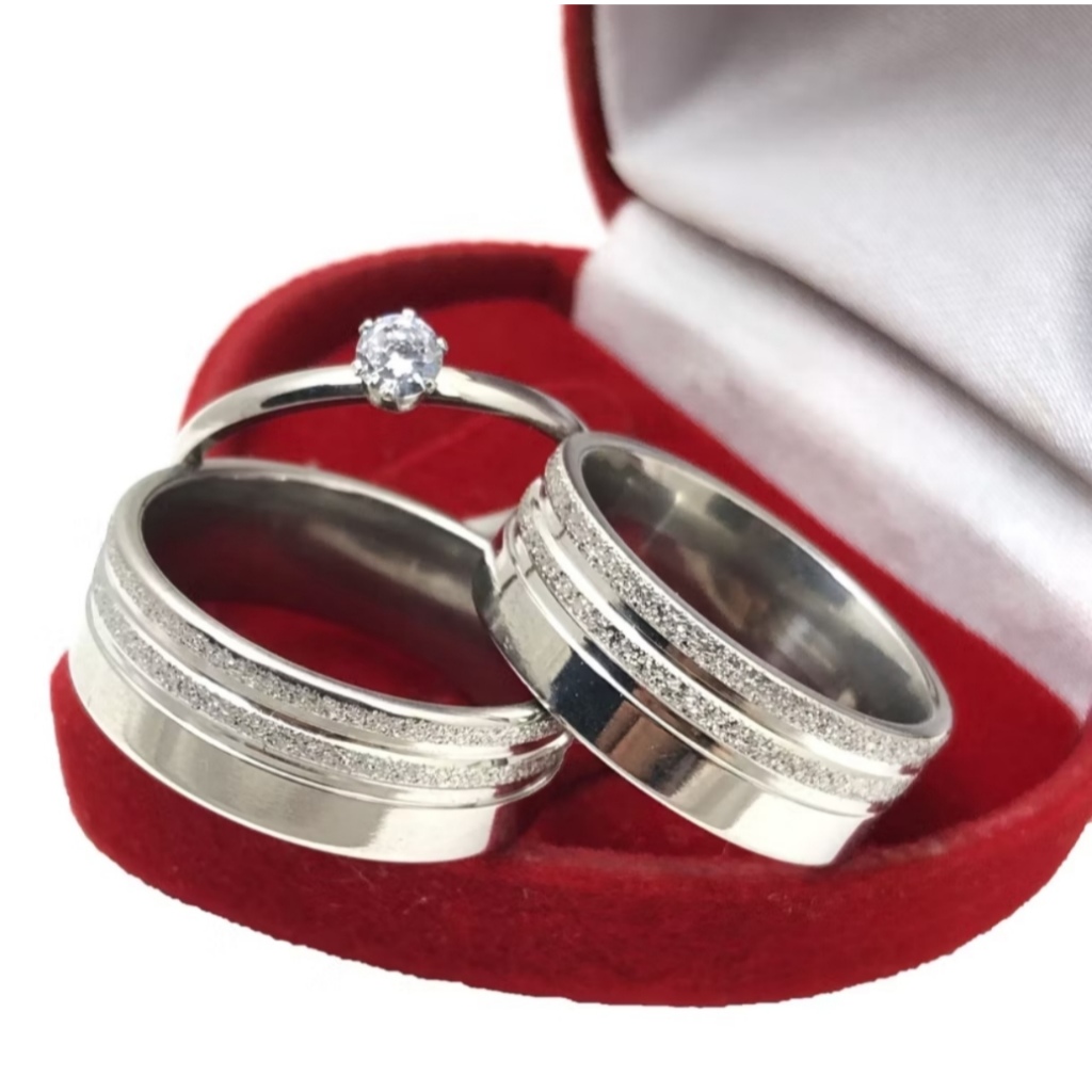 Kit Par Aliança Aço Inoxidável prata noivado namoro + Solitário e Caixa Veludo - Presente Romântico em Oferta na Shopee