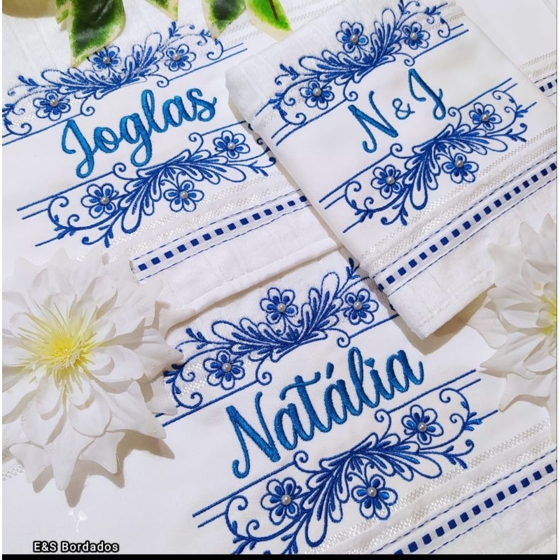 Jogo de Toalhas Bordadas para Casal/Casamento - Personalizadas - Kit duas Banho e uma Rosto