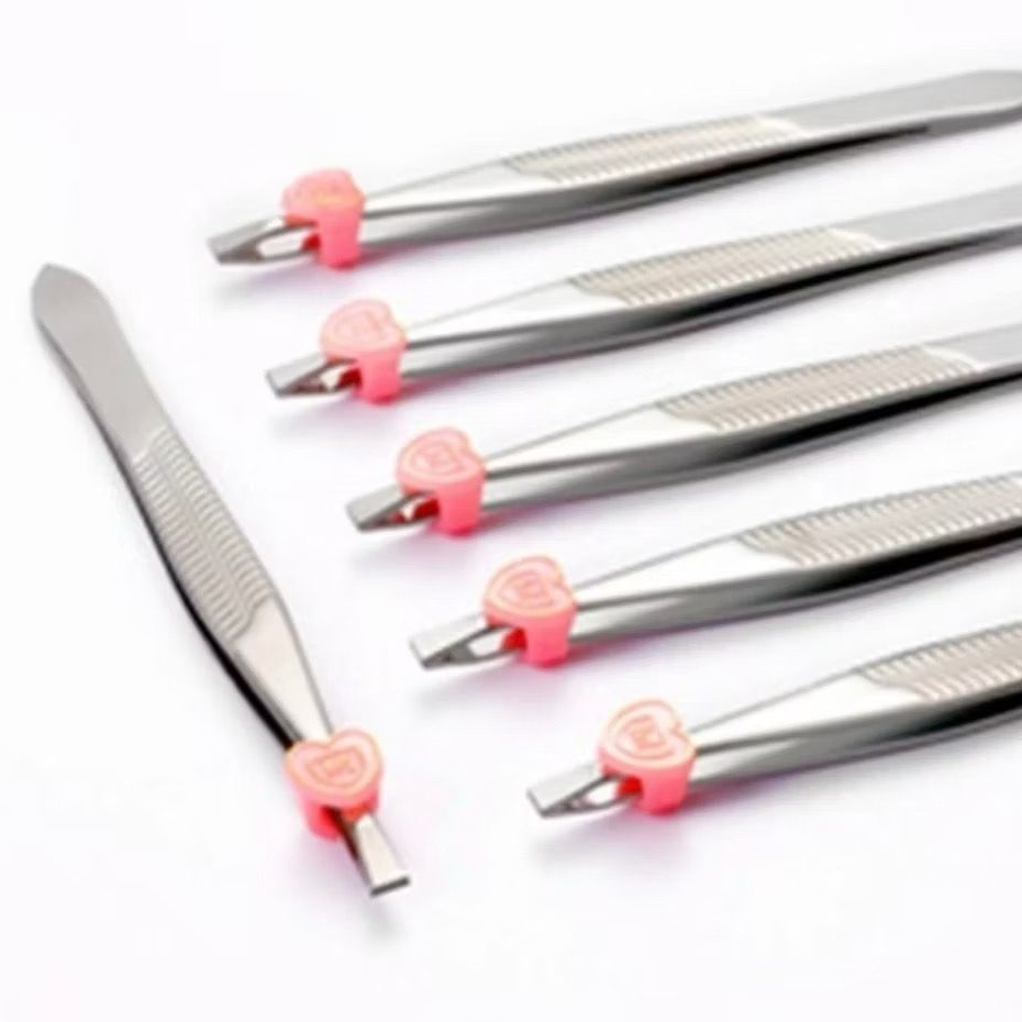 PINÇA PROFISSIONAL EM AÇO INOX CORAÇÃO DEPILATÓRIA REMOVEDORA DE PÊLOS DEPILAÇÃO FACIAL FEMININA UNI