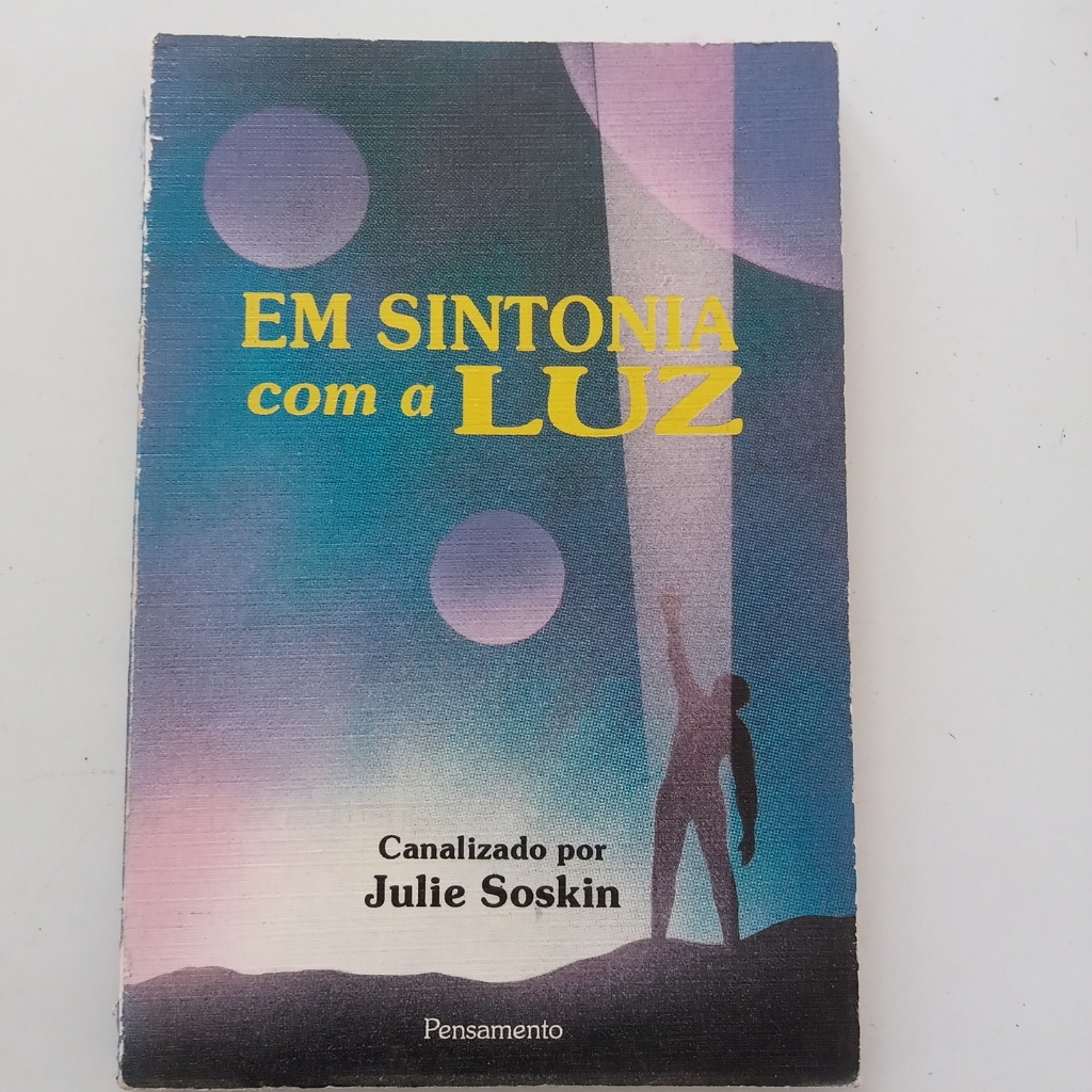 Livro Em Sintonia Com A Luz Julie Soskin