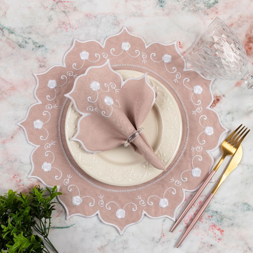 "Kit Americano 4 Peças: Sousplats e Guardanapos - Eleve a Elegância  da Sua Mesa de 2 Luga...