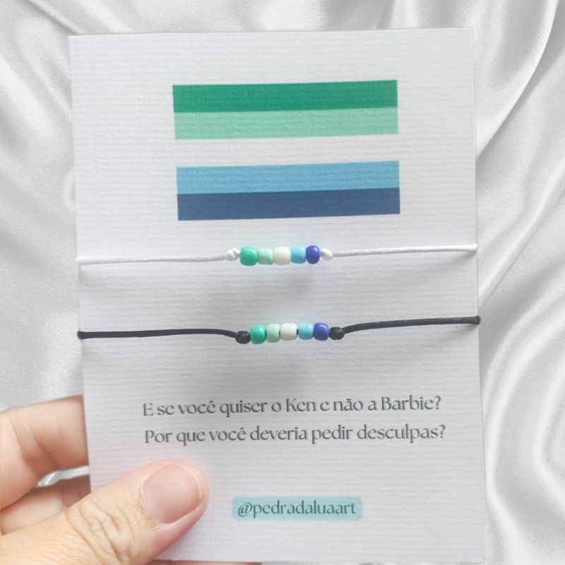 Pulseira Artesanal LGBTQIA+ com Miçangas nas Cores da Bandeira Gay Men, Gay Pride, Fio de Cetim Preto ou Branco em Oferta na Shopee