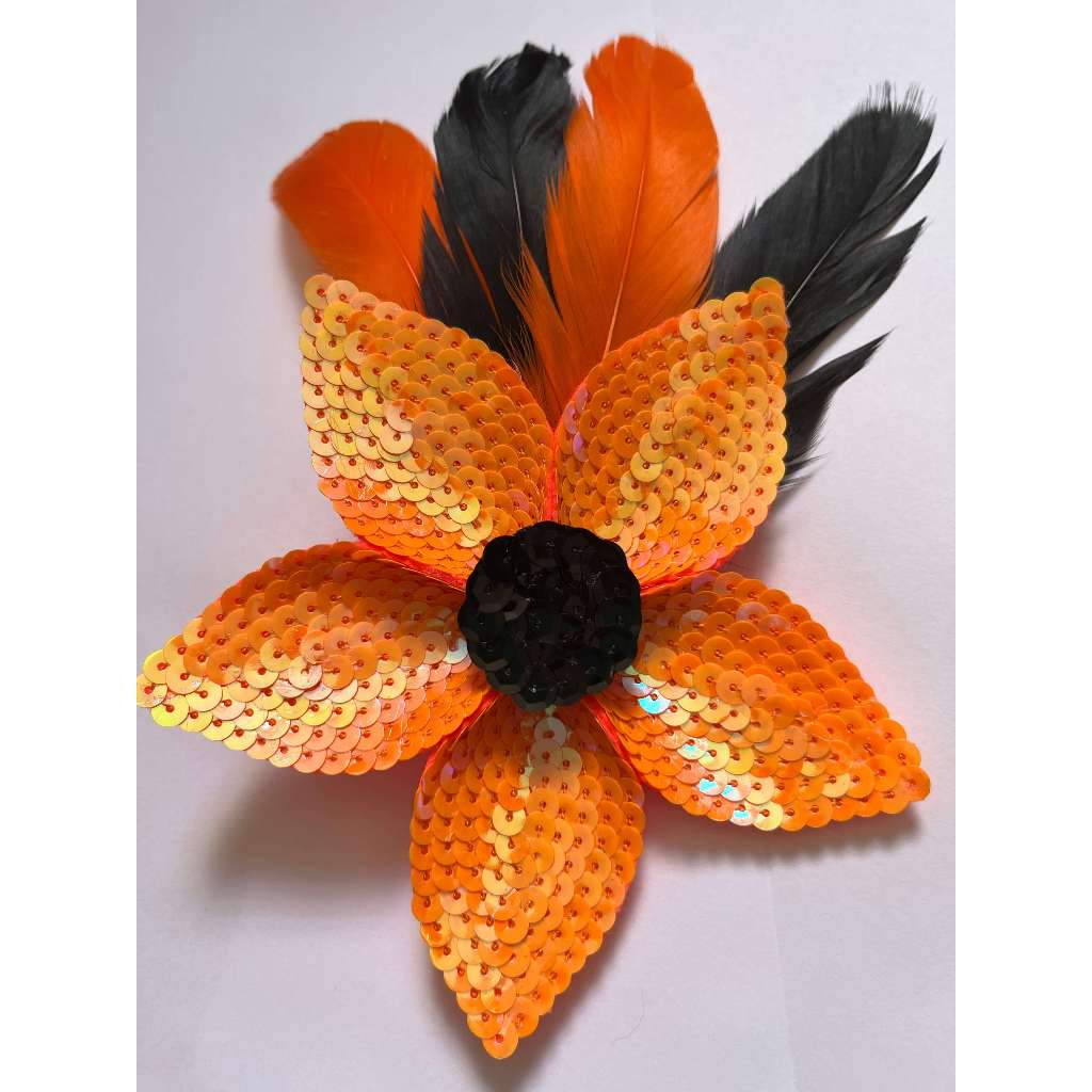 Presilha Flor de cabelo com bico de pato, novidade carnaval, presilha com flor de paetê e penas, carnaval 2025, adereço