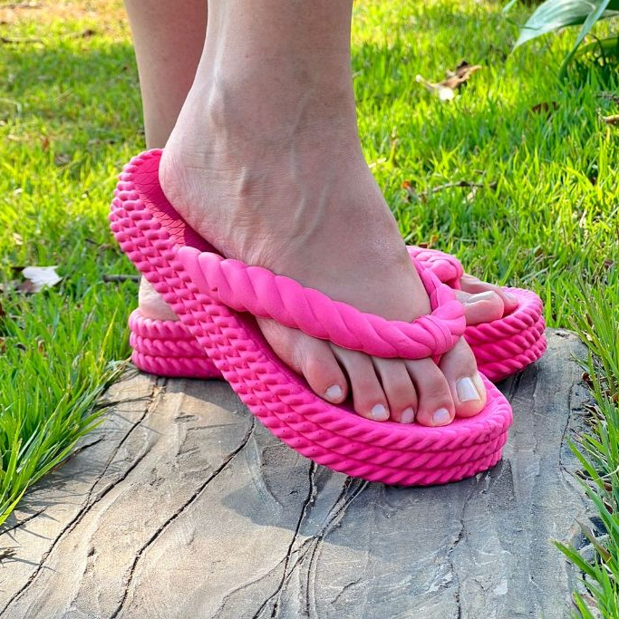 Chinelo Feminino 3 Tranças Lindo e Estiloso Confortavel e Leve Pronta Entrega Lançamento Carnaval