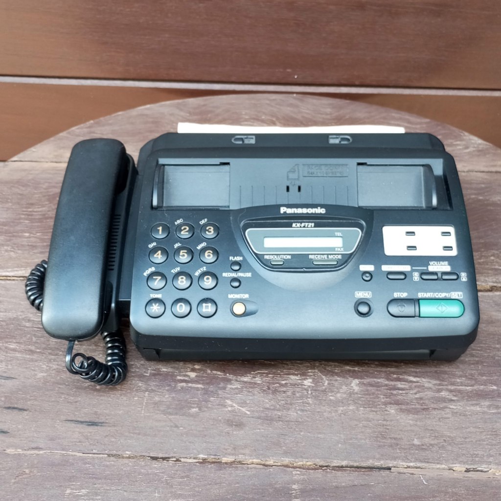 Curioso aparelho de Fax e telefone da marca Panasonic