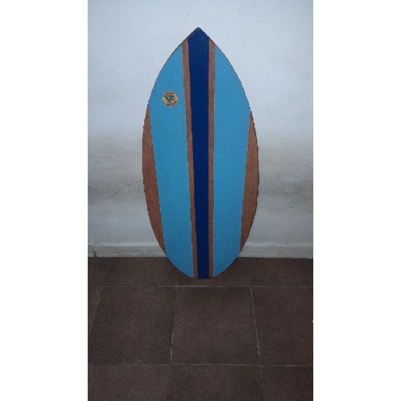 prancha skimboard surf.