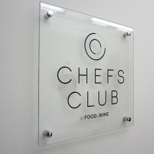 Placas para lojas clinicas escritórios salões de beleza Personalizada Acrílico Adesivada 65x45cm em Oferta na Shopee