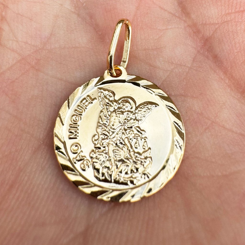 Pingente São Miguel Borda Diamantada Banhado A Ouro 18K Banhado A Ouro 18K
