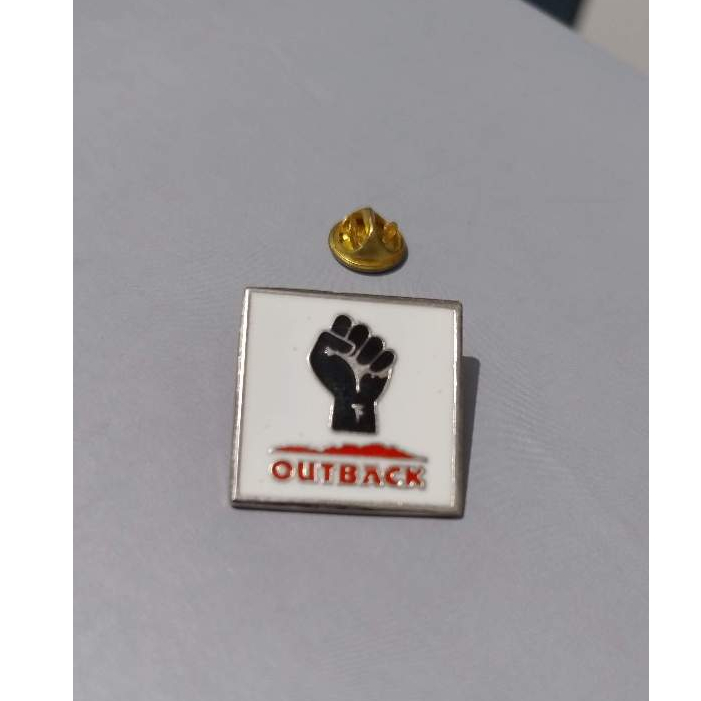 Pin Coleção Atitude Consciência Negra Outback Steakhouse