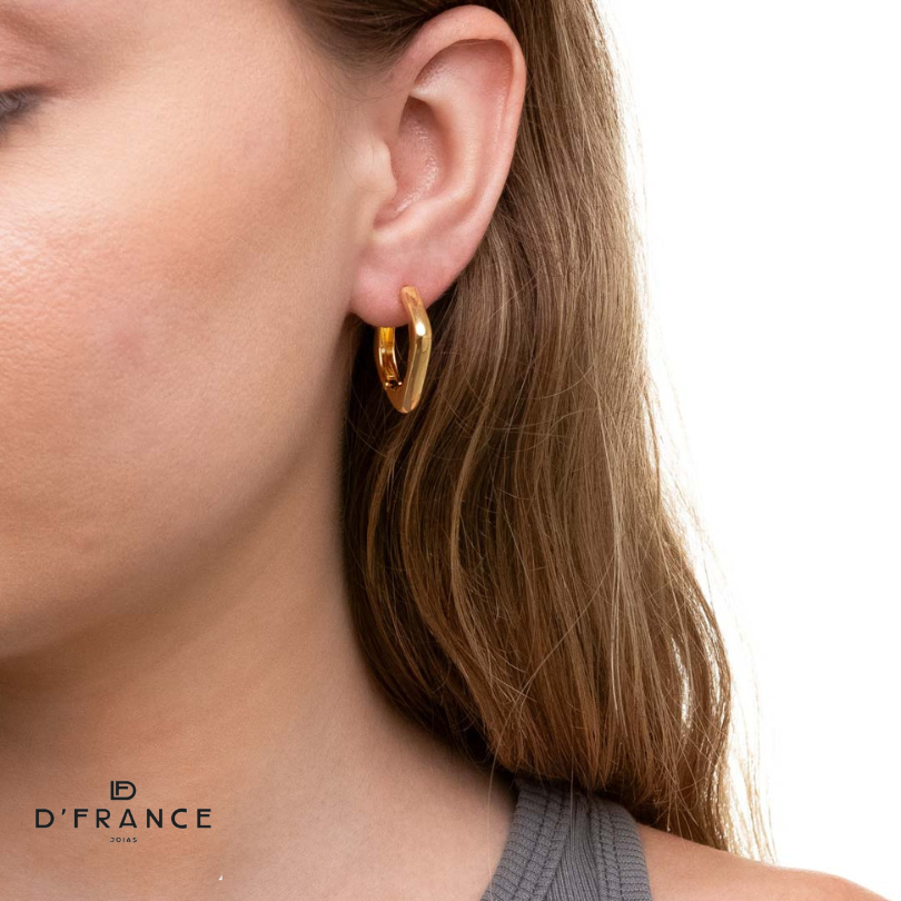 Brinco Argola Quadrada M Lisa Folheado Ouro 18k.