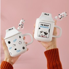 Caneca divertida de cerâmica 330ML Copo de Cerâmica + Tampa de Cerâmica + Canudo de Vidro Boneca