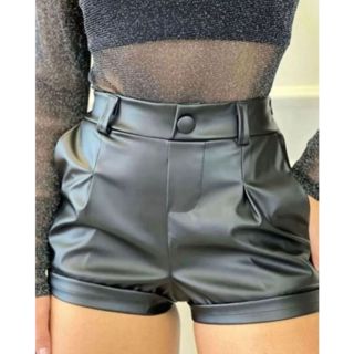 Short Botão Couro Fake com Bolso Estiloso Tendencia Feminina em Oferta na Shopee