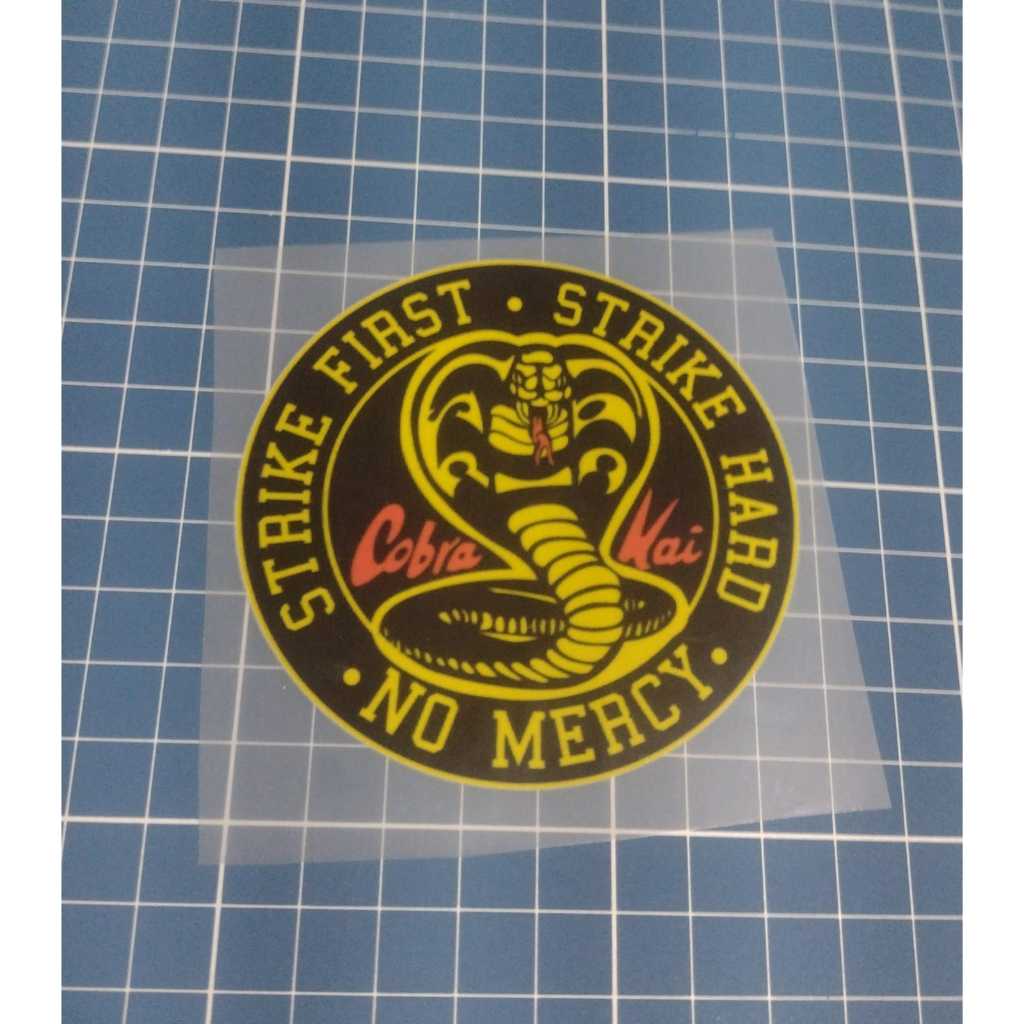 Adesivo Têxtil Termocolante COBRA KAI - Bata Primeiro, Bata com força e Sem Compaixão Fácil aplicação