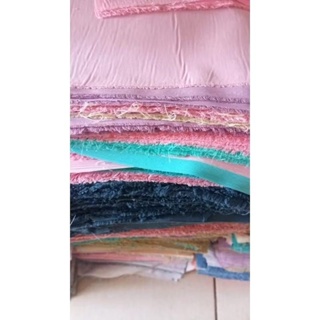 4 kilos de Retalhos para fabricação de artesanato tapetes em Oferta na Shopee