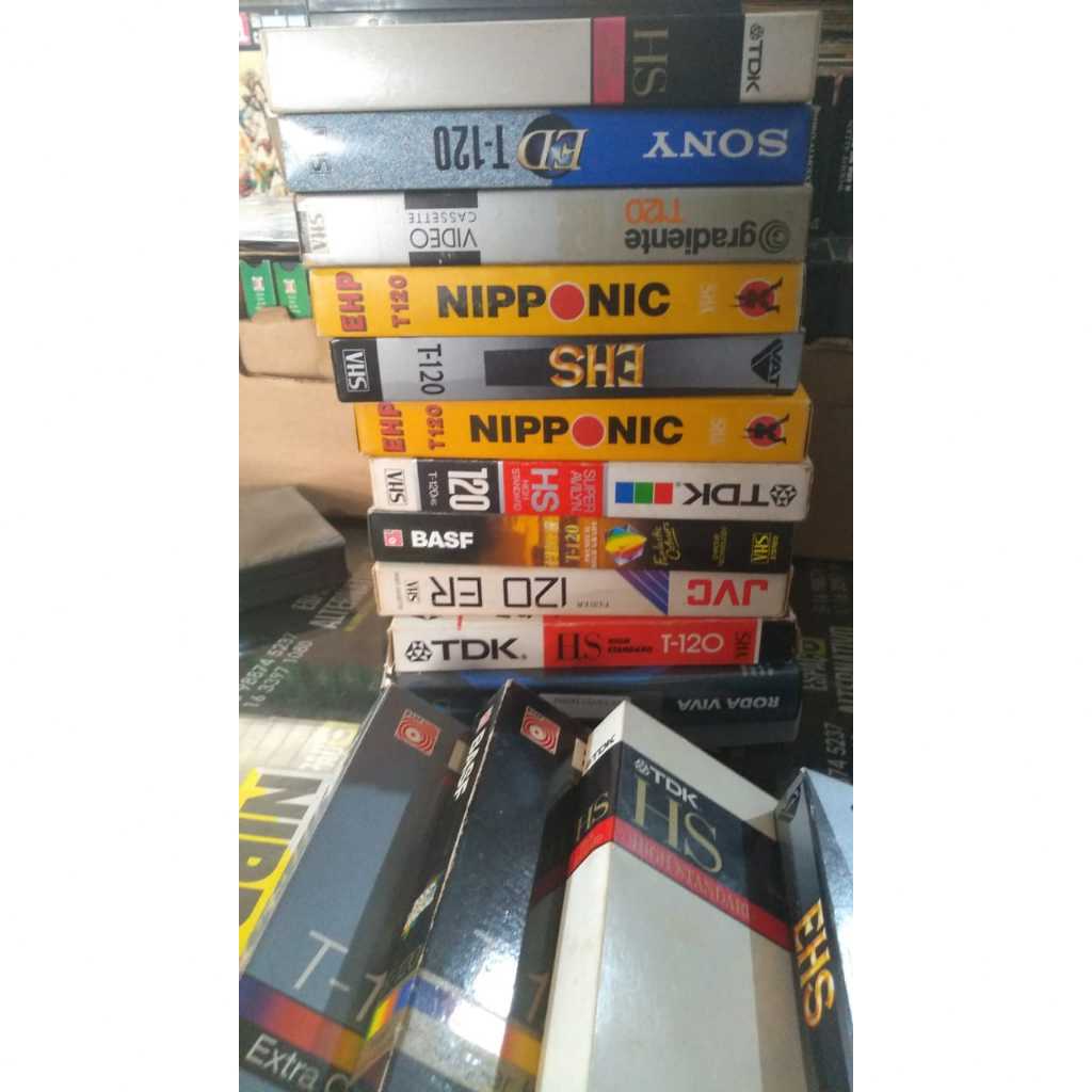 VHS - LOTE COM 5 FITAS ALEATORIAS PARA DECORAÇÃO OU REGRAVAÇÃO