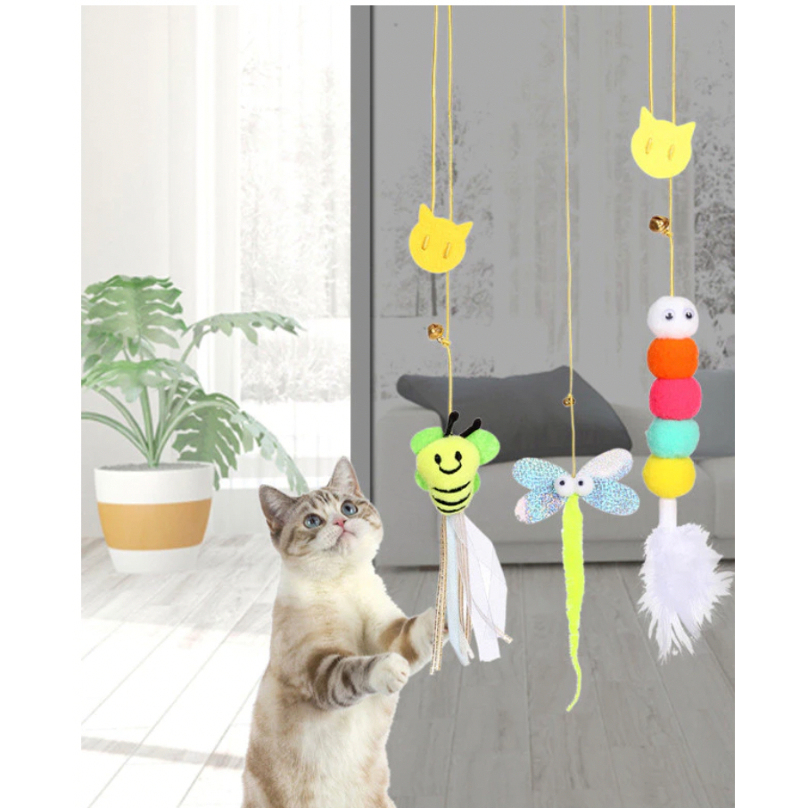Brinquedo Gato – Lagarta com Pena, Sino e Corda. Pendure na Porta ou Teto. Divertido e Antiestresse