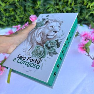 Bíblia Sagrada Feminina Seja Forte e Corajosa Verde Jesus LETRAS MÉDIAS Com Harpa e Índice Palavras de Jesus em Vermelho em Oferta na Shopee