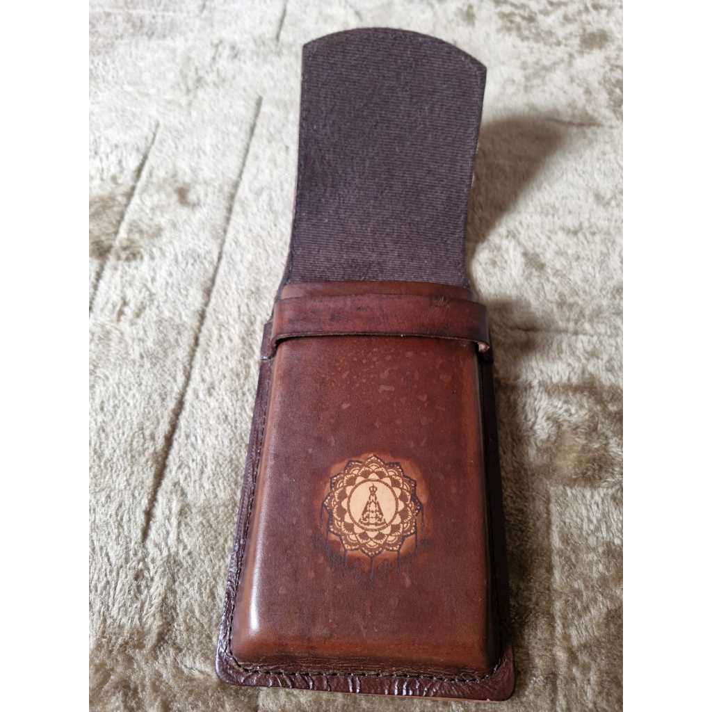 Capa de celular em couro em oferta nossa senhora aparecida envio imediato