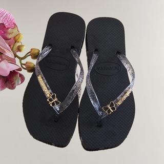 Chinelo slim colorido com detalhe de borboleta em Oferta na Shopee