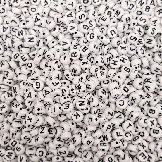 Miçanga Redonda Letras A-Z 50g 100g 500g para Pulseira Colar Chaveiro Artesanato Personalizado