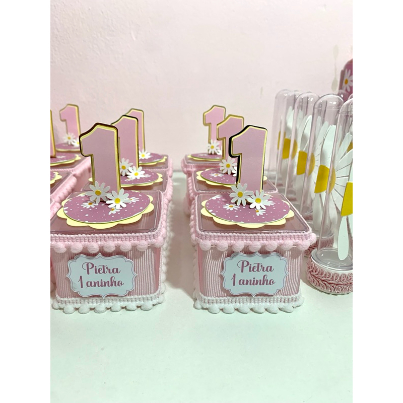Lembrancinha de  festa Margarida 30 unidades, Caixinha, sacolinha, e Tubete  no tema Margarida