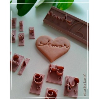 Marcador Alfabeto Cursivo 1,5cm para Pasta Americana, Biscuit e Confeitaria Ceramica  | Régua Letras em Oferta na Shopee