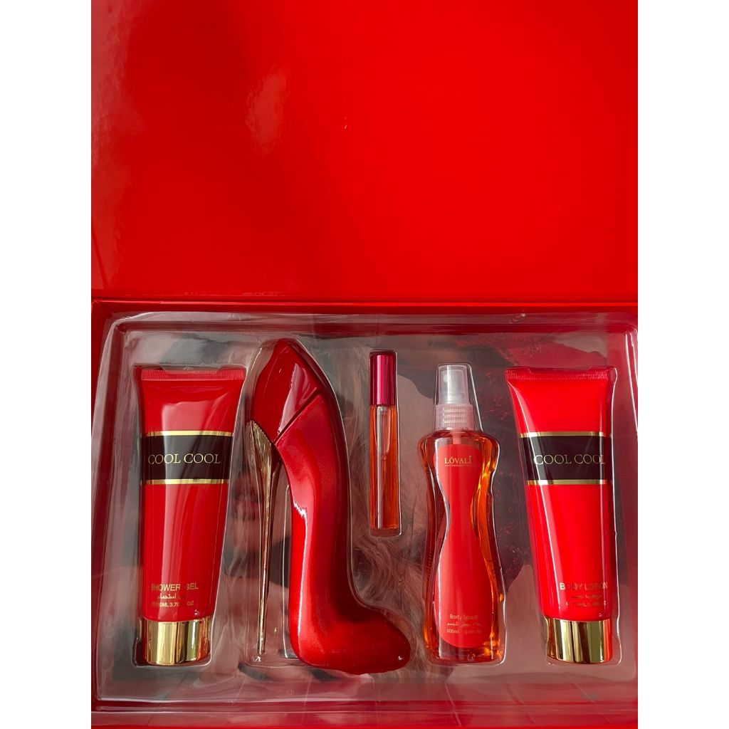 Kit com 5 peças COOL GIRL- Perfume 100 ml + Perfume10ml+Gel de banho+Body  splash+Hidratan...