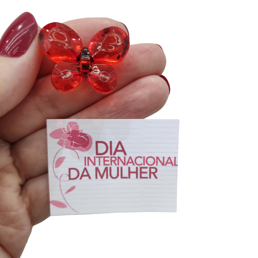 50 Lembrancinha Borboleta Vermelha Dia Internacional Da Mulher + Tags + Saquinhos Para Embalar em Oferta na Shopee
