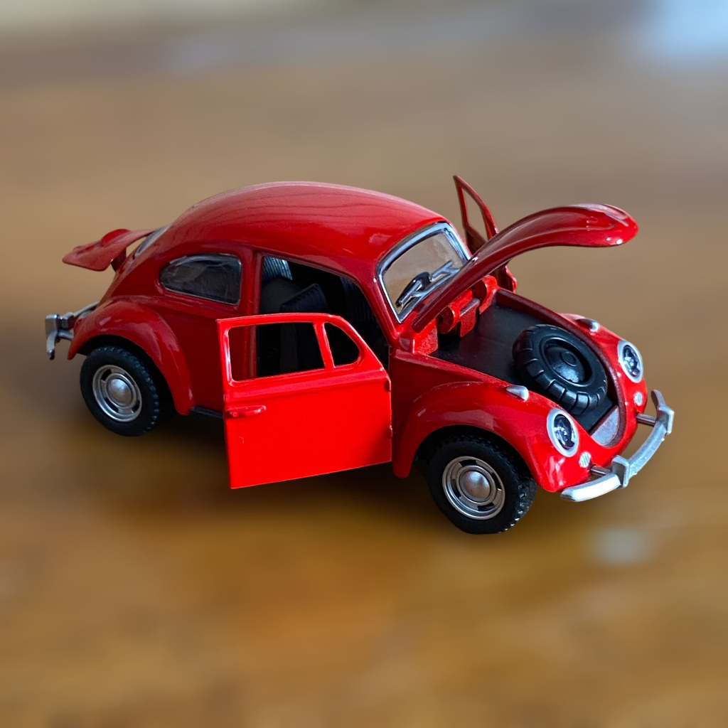 Miniatura Volkswagen Fusca em Metal Varias Cores, Surf, Mala – Um Clássico, Detalhado e com Fricção