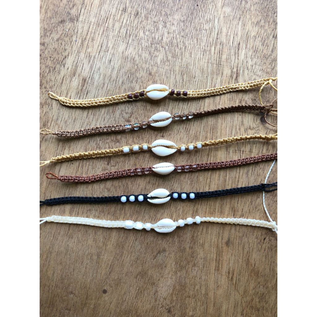 Tornozeleira/pulseira macrame com búzios