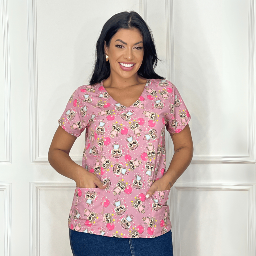 Blusa Scrub Pijama Feminino Oxford Com Bolsos Hospitalar Cirúrgico Cuidadora - Corujinhas em Oferta na Shopee